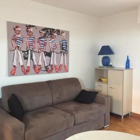 Studio 4 couchages avec jardinet à 300 m de la plage